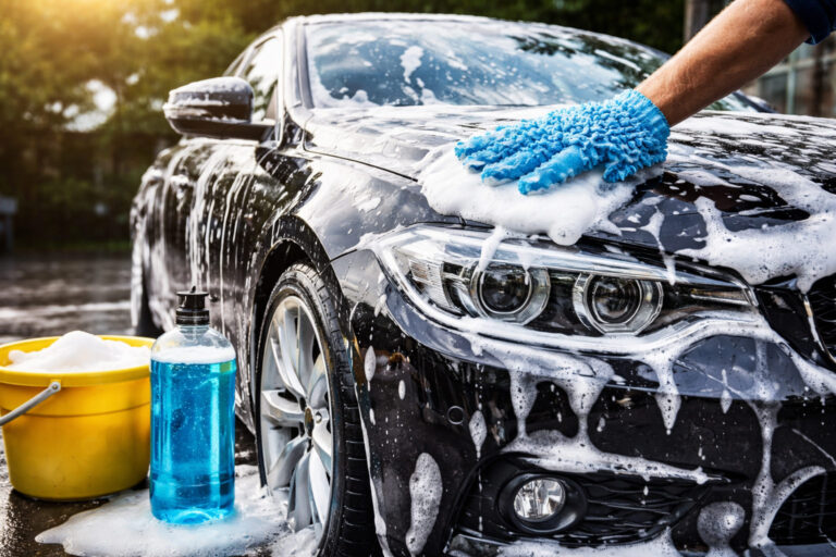 Shampoing carrosserie : l’indispensable pour préserver l’éclat de votre véhicule